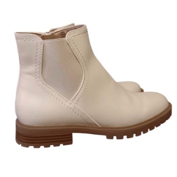 Wonderly white boots size 7  NWOT - Picture 1 of 3